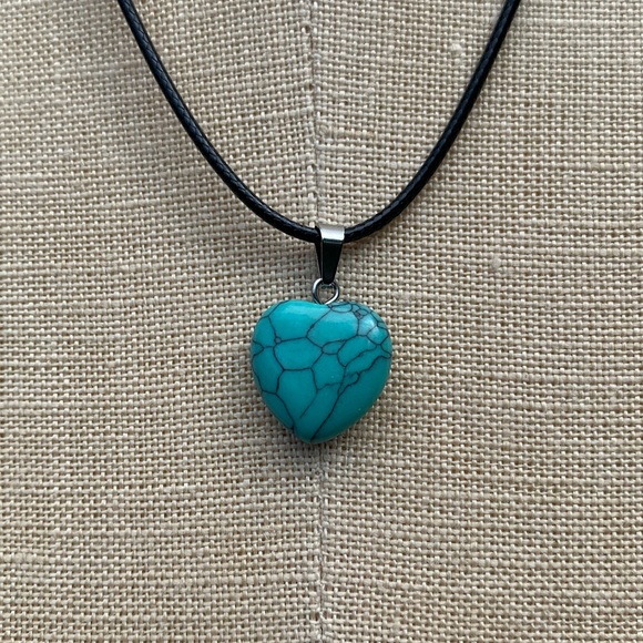 Handmade Genuine Stone Heart Amulet Necklace - Picture 4 of 12